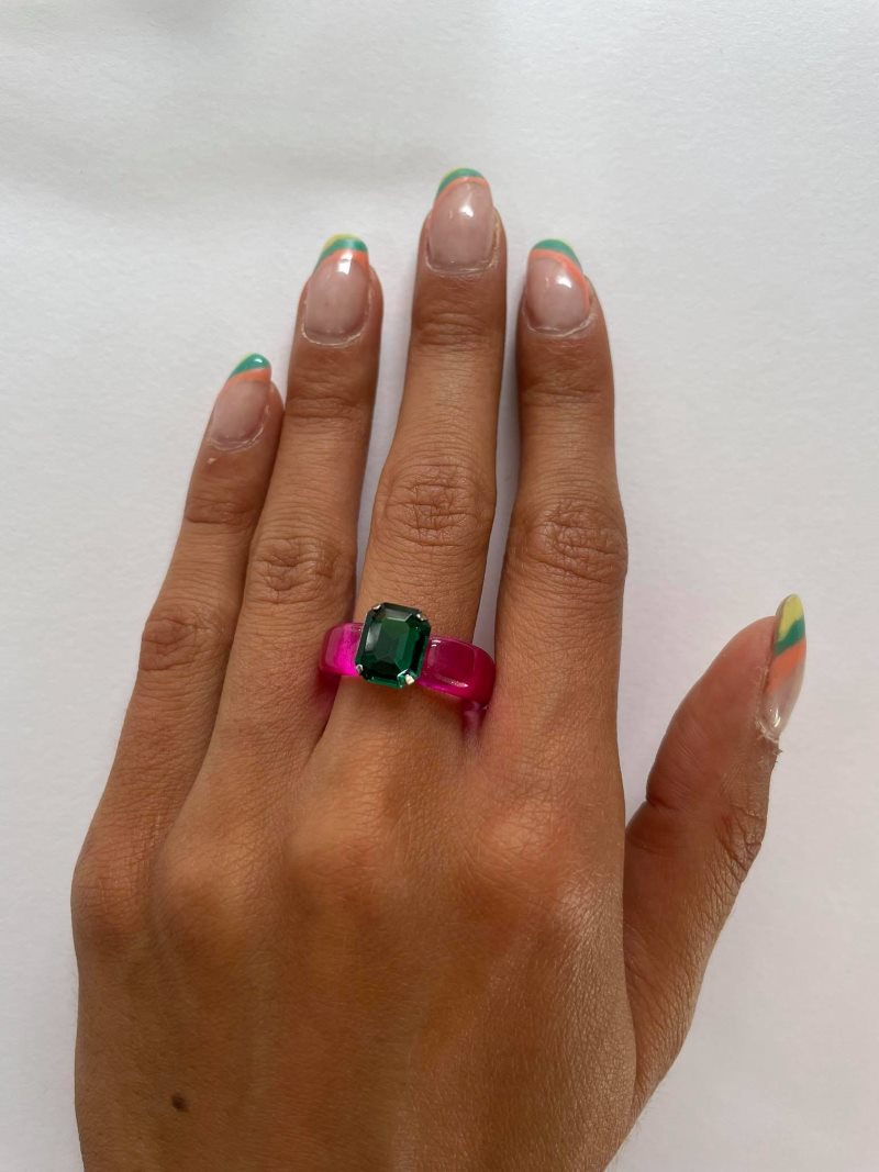 Green-pink stone ring